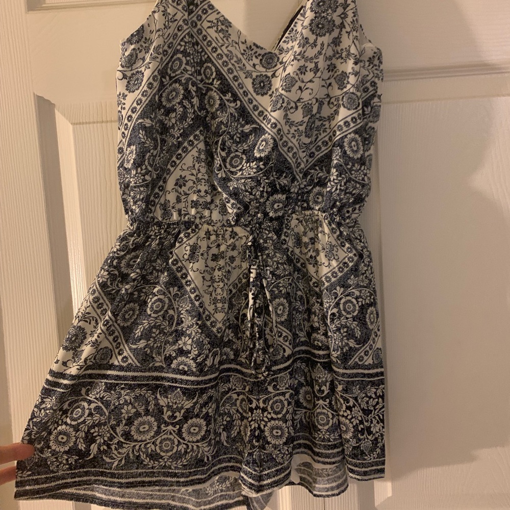 Navy Blue & White Romper - Picture 4 of 4